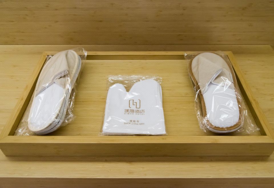 Jianguo HIDDEN Hotel (Kunming Dianchi Haigeng Park)Fairy Grass House Double Bed Room (Viewing Balcony)