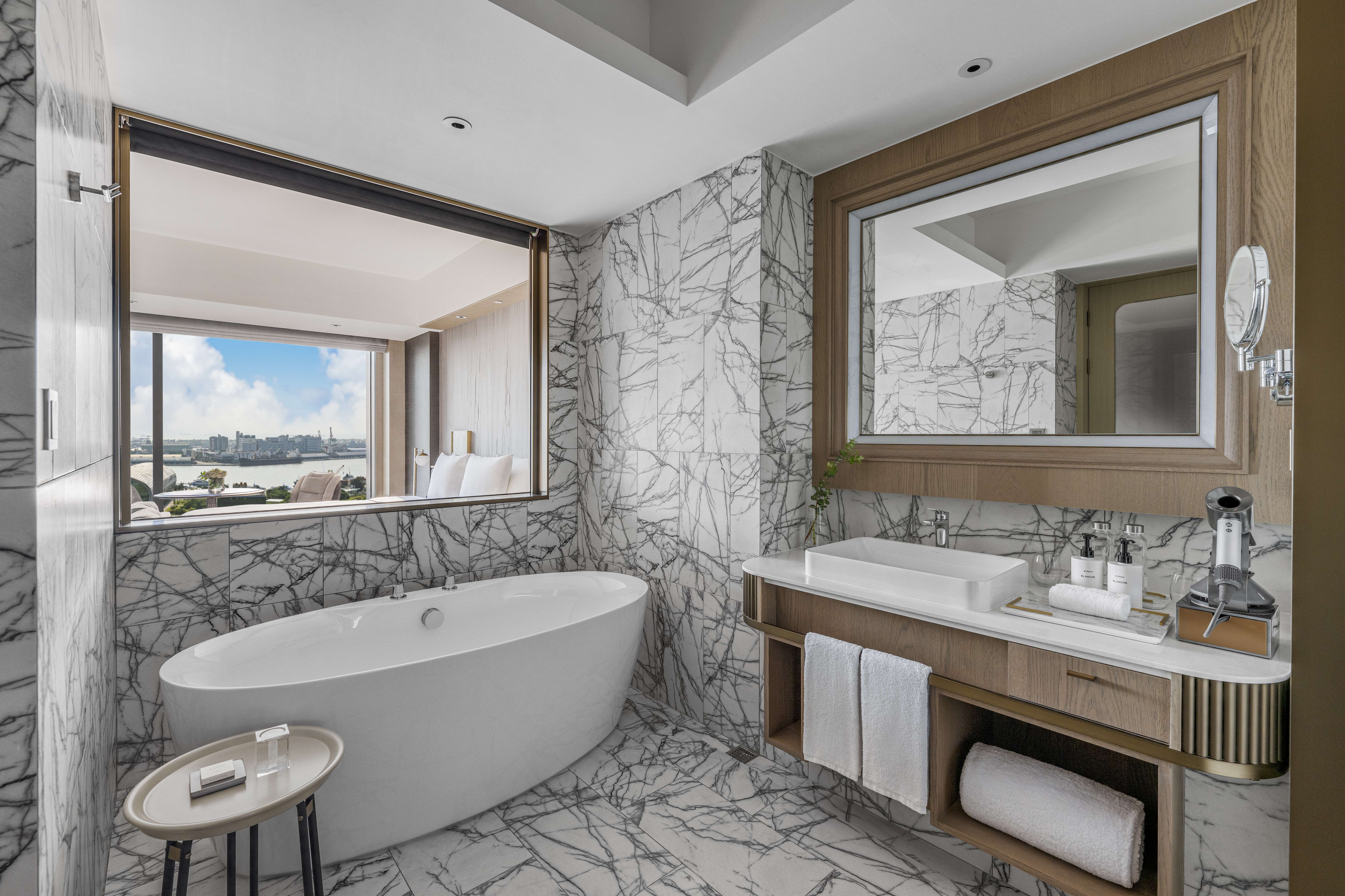 港湾海景高楼层豪华经典大床房