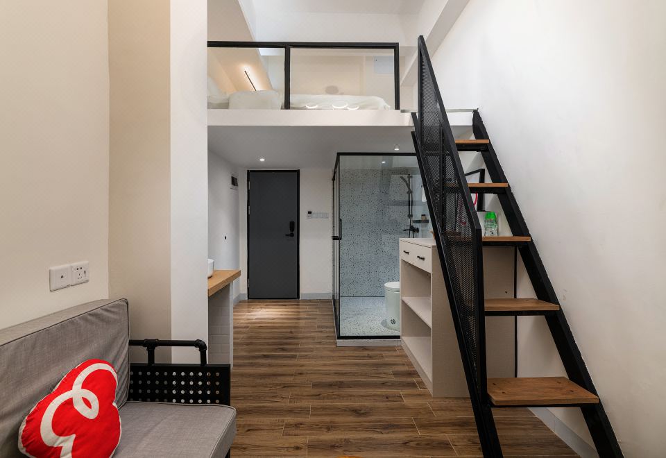 精选LOFT复式大床房（采光通透+坐卧沙发+全屋暖气）