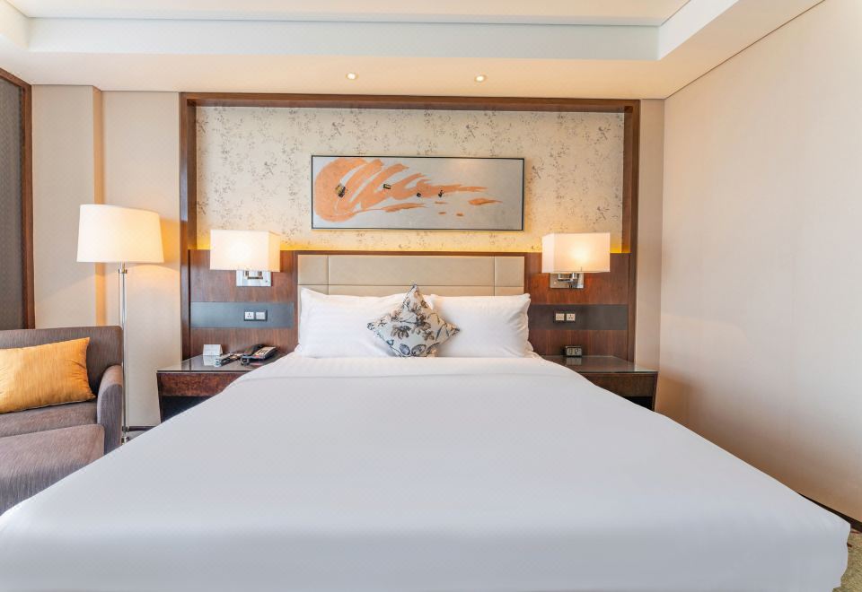 Executive Lake-view Suite