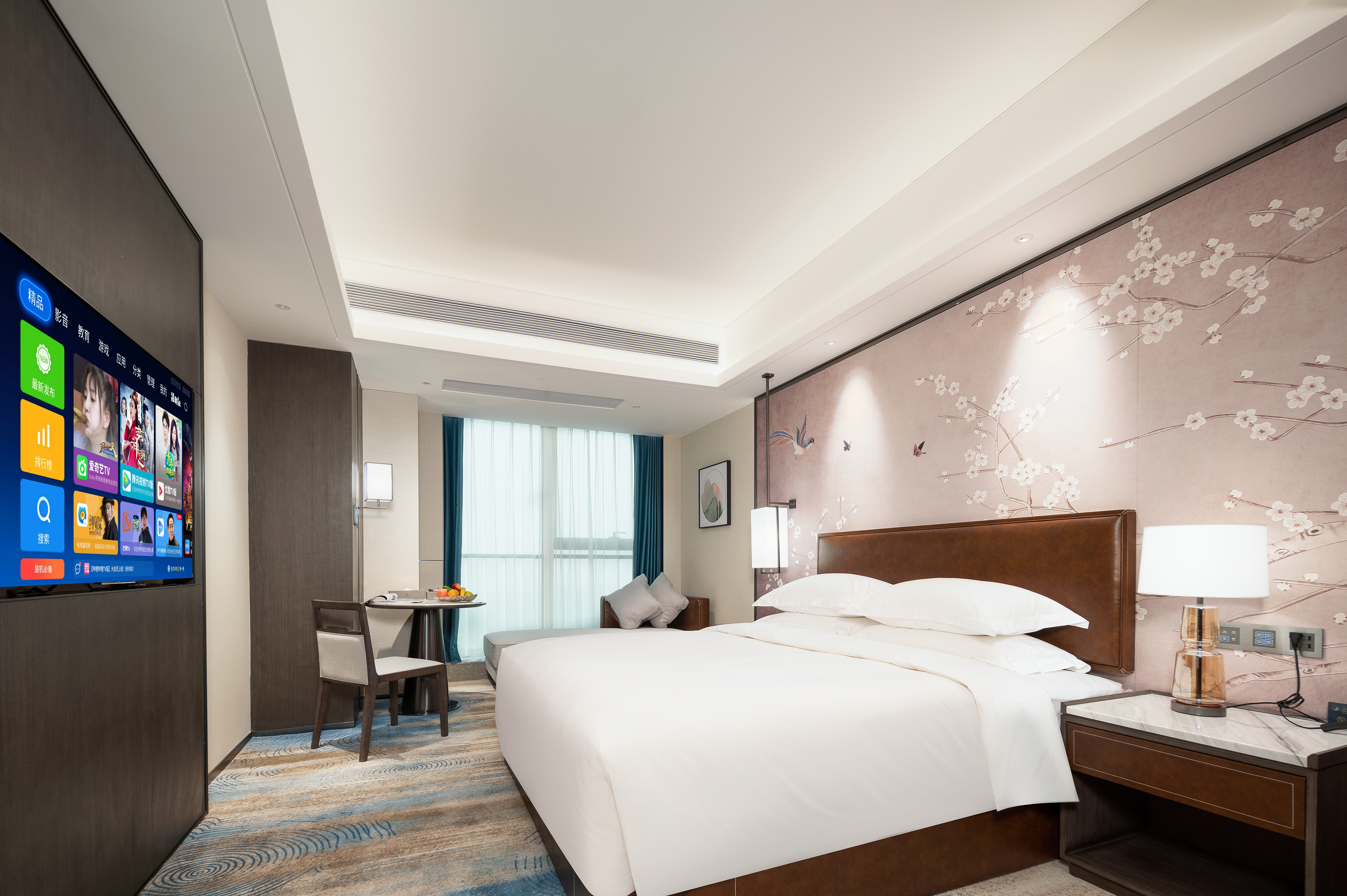 云端.湖景豪华大床房（品质床品+智能客控+休闲椅）