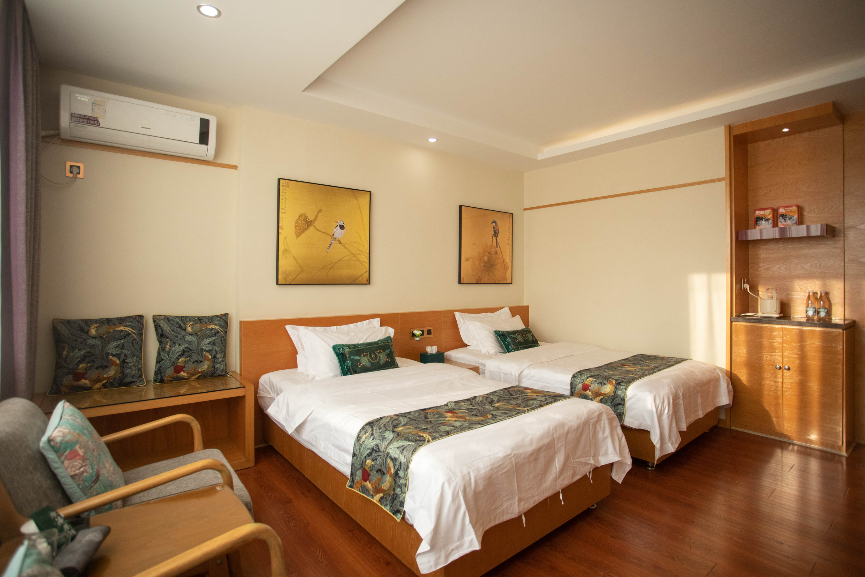 浮光跃金双床房