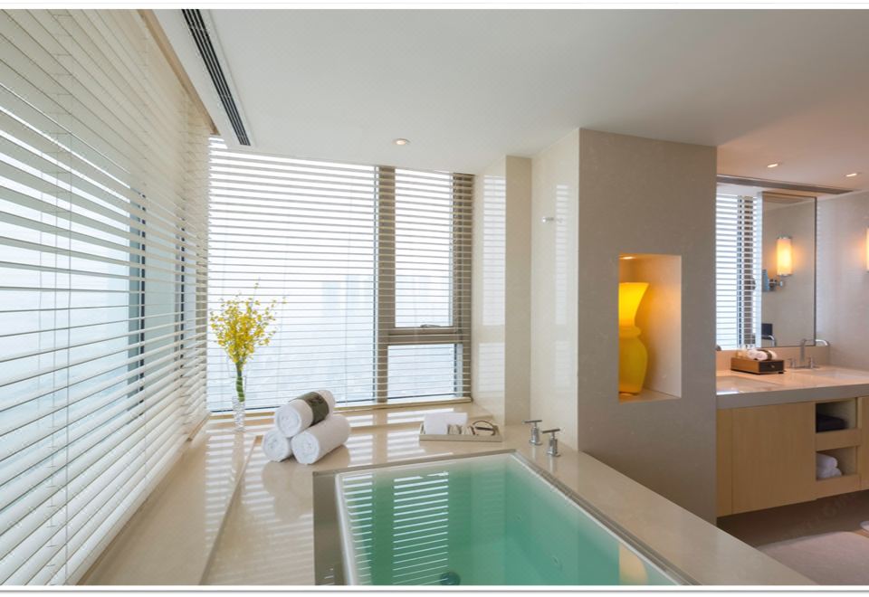 煥新行政樓層豪華套房丨長江景致+戴森吹風機+按摩浴缸