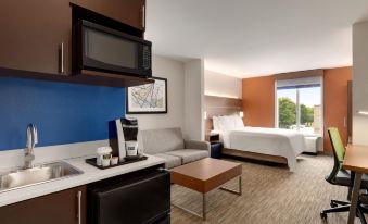 Holiday Inn Express & Suites Opelika Auburn
