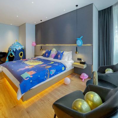 親子房 盈舍輕奢酒店（深圳東門國貿地鐵站店）優惠