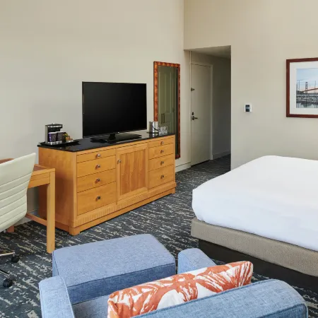 DoubleTree by Hilton Hotel Berkeley Marina