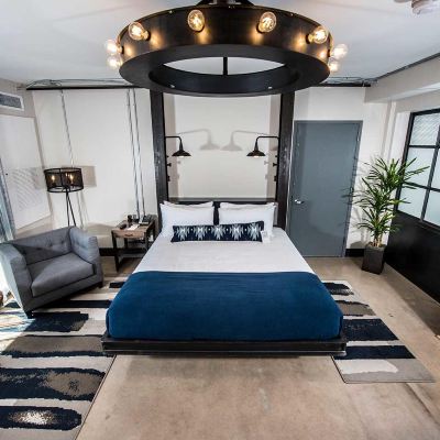 Deluxe King Room with Balcony Found Re Phoenix Promo Code