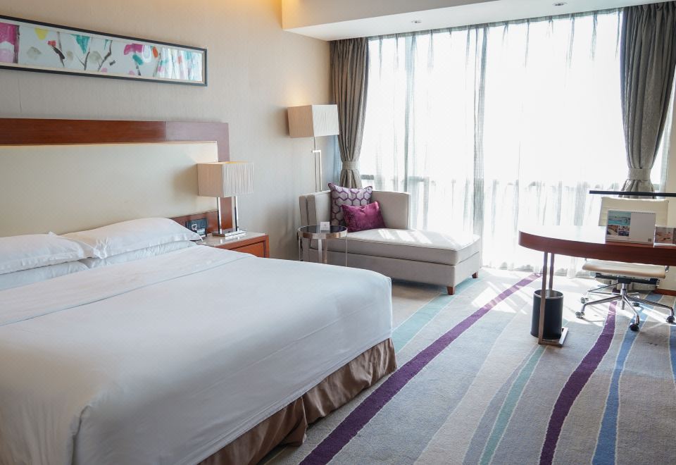 Crowne Plaza Wuxi TaihuKing Premium Lounge Access City View