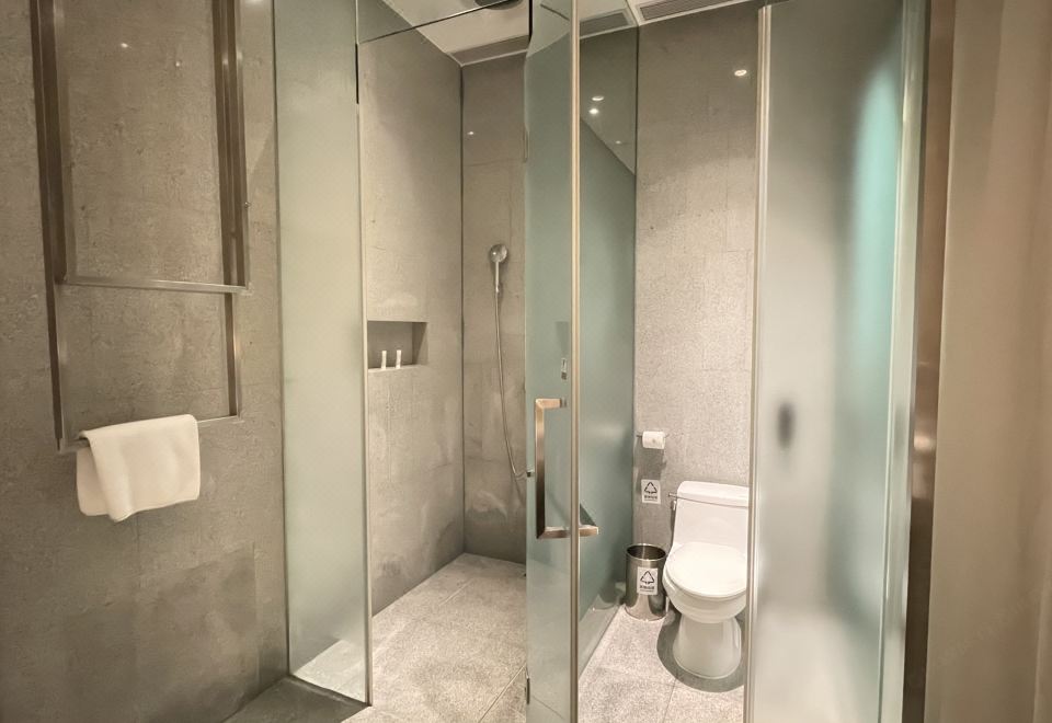 標準雙床房（無窗）