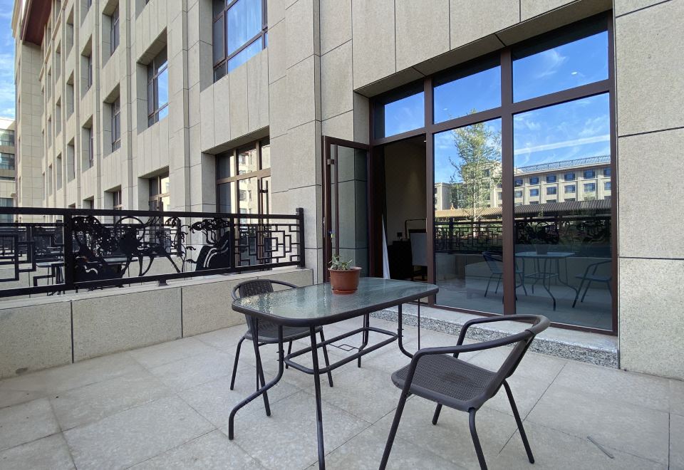 豪華庭院大床房