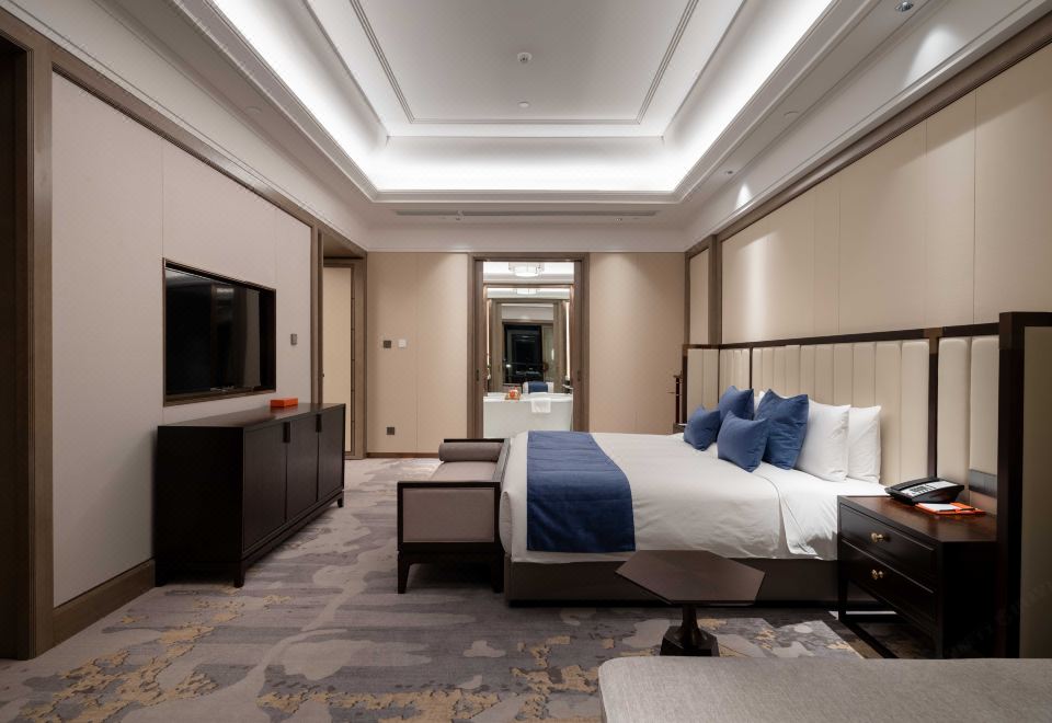 玉蘭苑豪華湖景套房