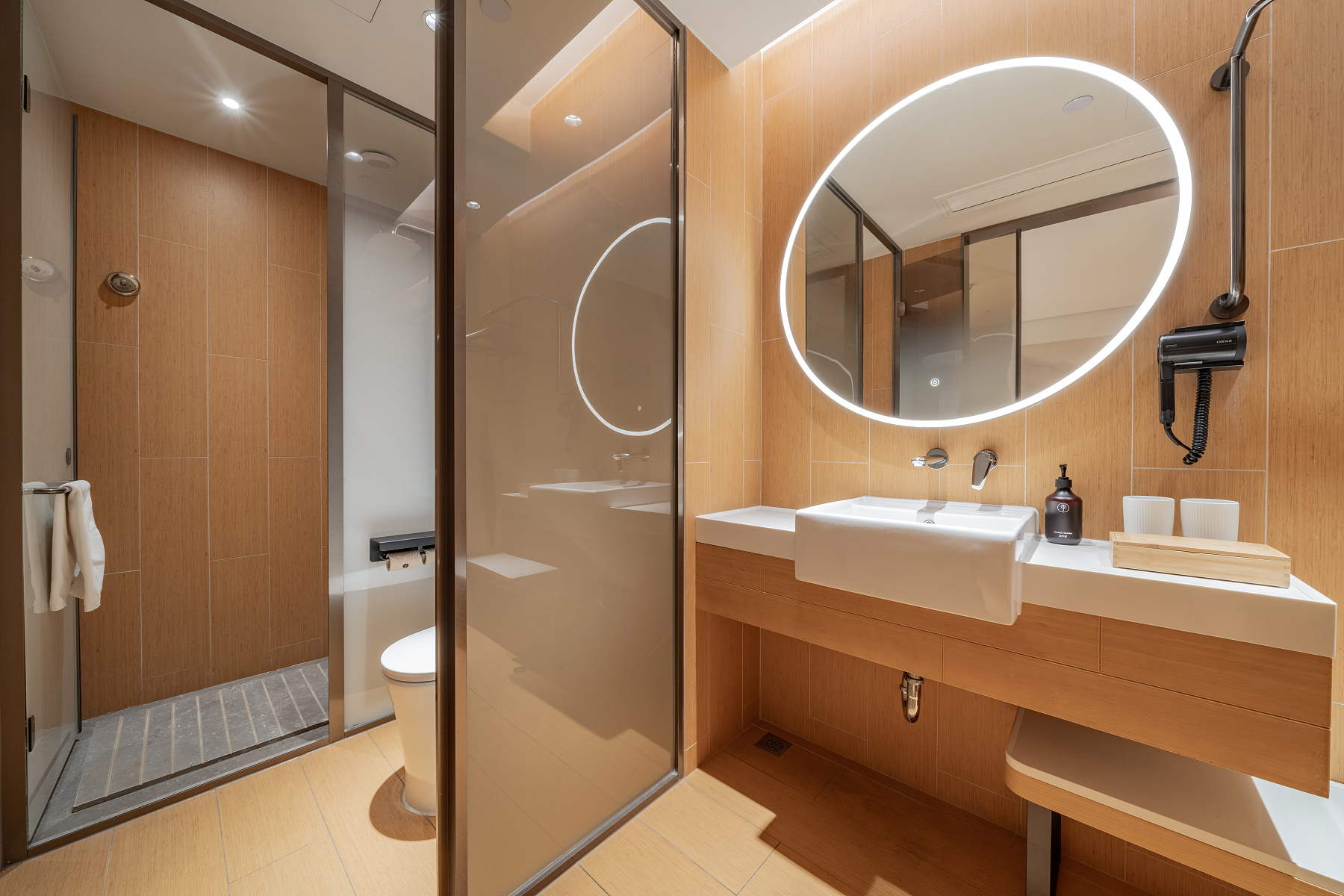 套房（65寸可投屏电视+金可儿床垫+智能马桶）