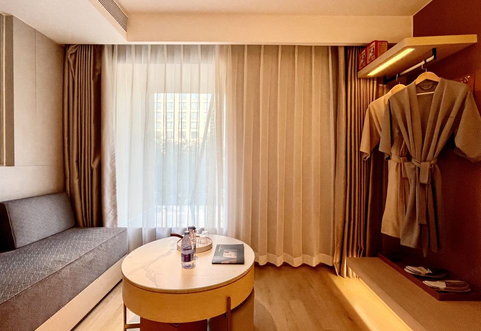 浪漫日式大床房（榻榻米床型/可投屏/智能镜）