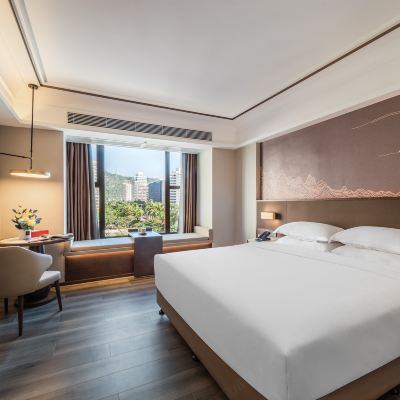 高級大床房 美球假日飯店（珠海拱北口岸店）優惠