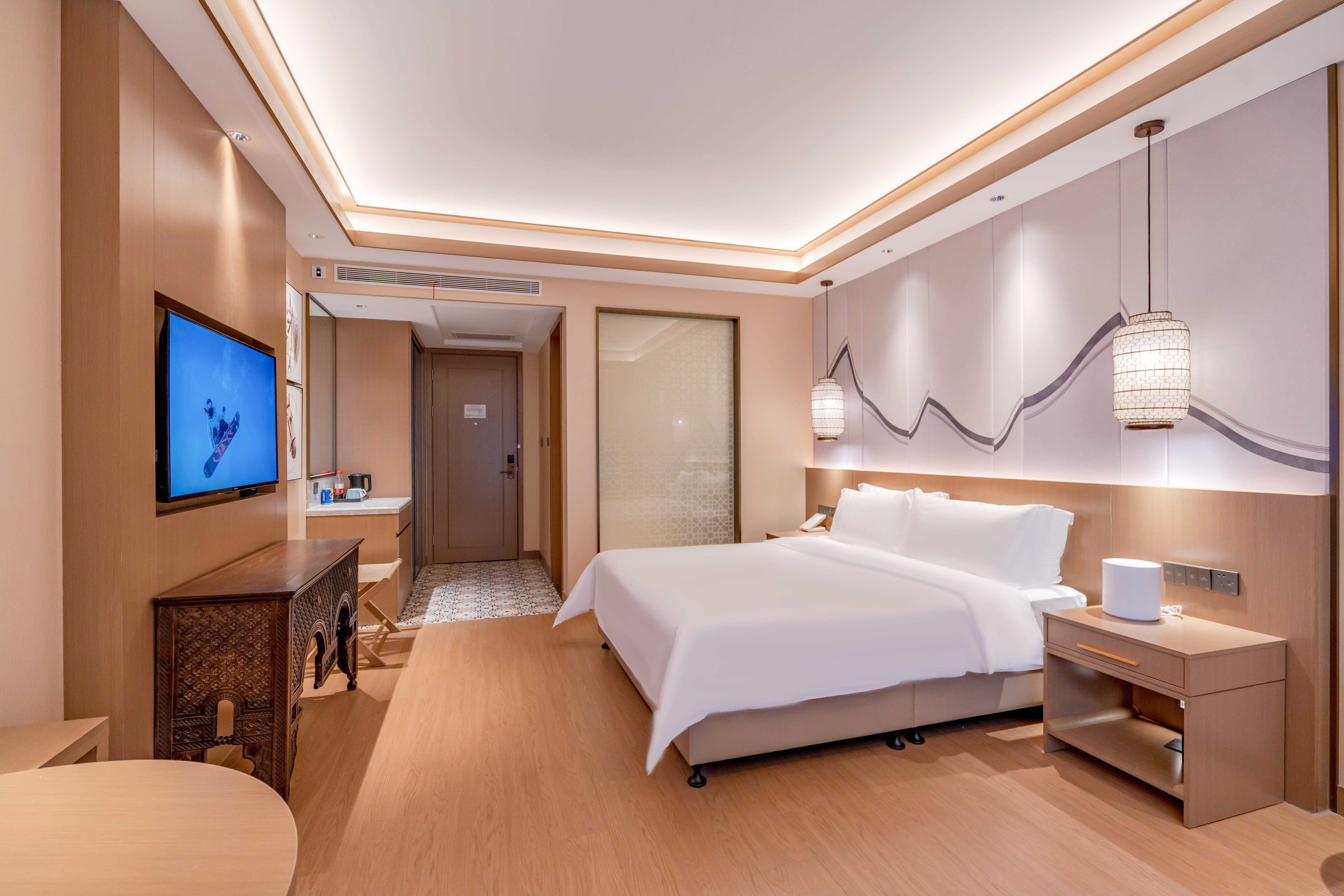 高级大床房（加湿器+金可儿舒睡床品+小冰箱）