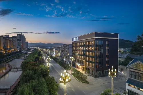 JI Hotel (Longnan Hui County Jinhui Avenue)