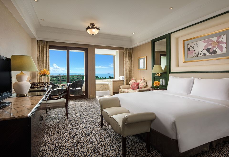 Seaview Resort XiamenDeluxe Sea View King-size Bed Room