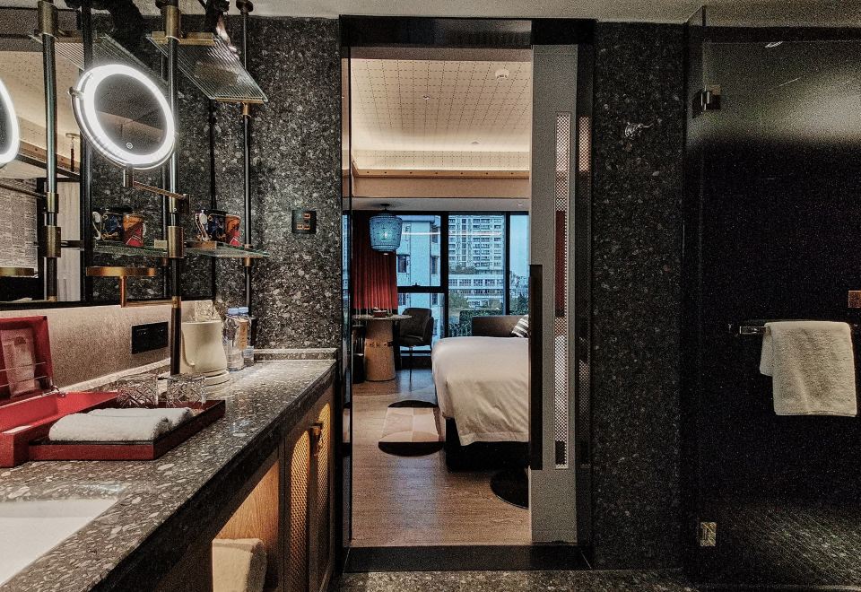 观影踏燕大床房