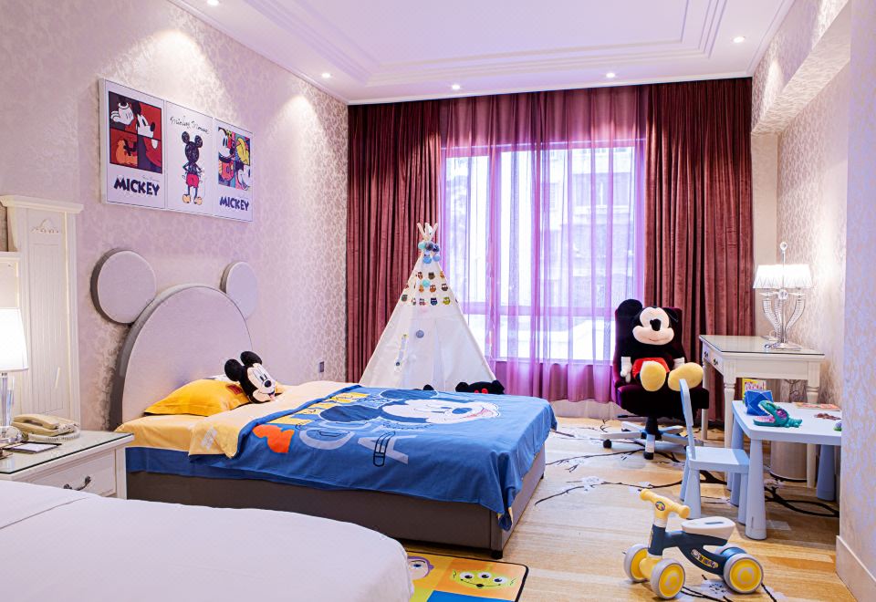 萌趣米奇亲子主题房