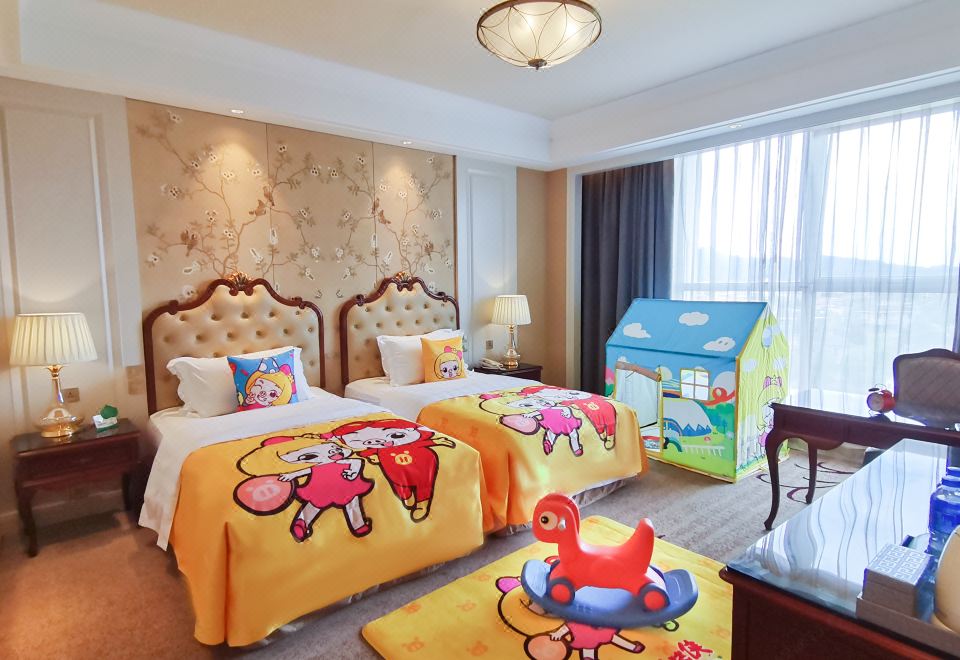 猪猪侠行政亲子主题房