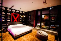 BONDING Love Hotel