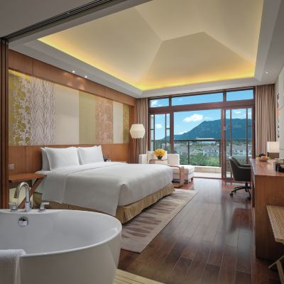 華邑豪華行政大床房（帶陽台） 昆明華邑酒店優惠