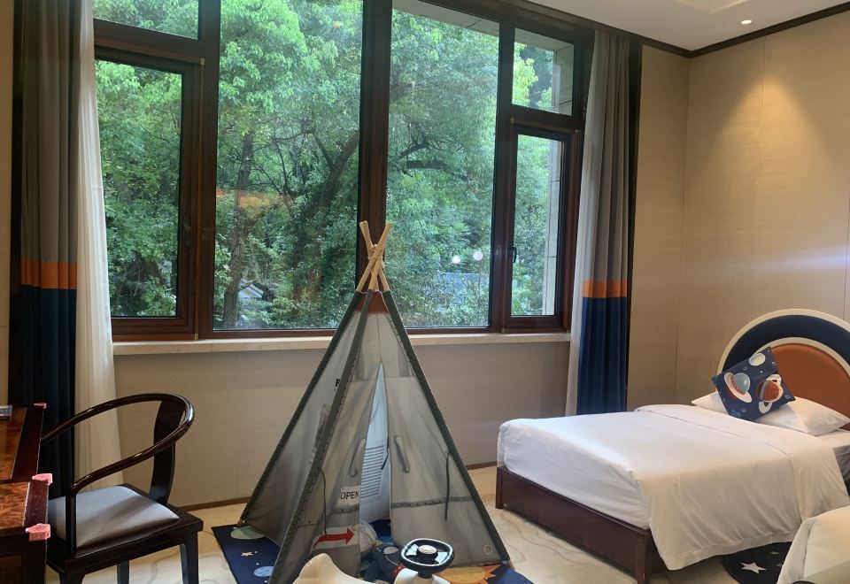 遨游太空主题房