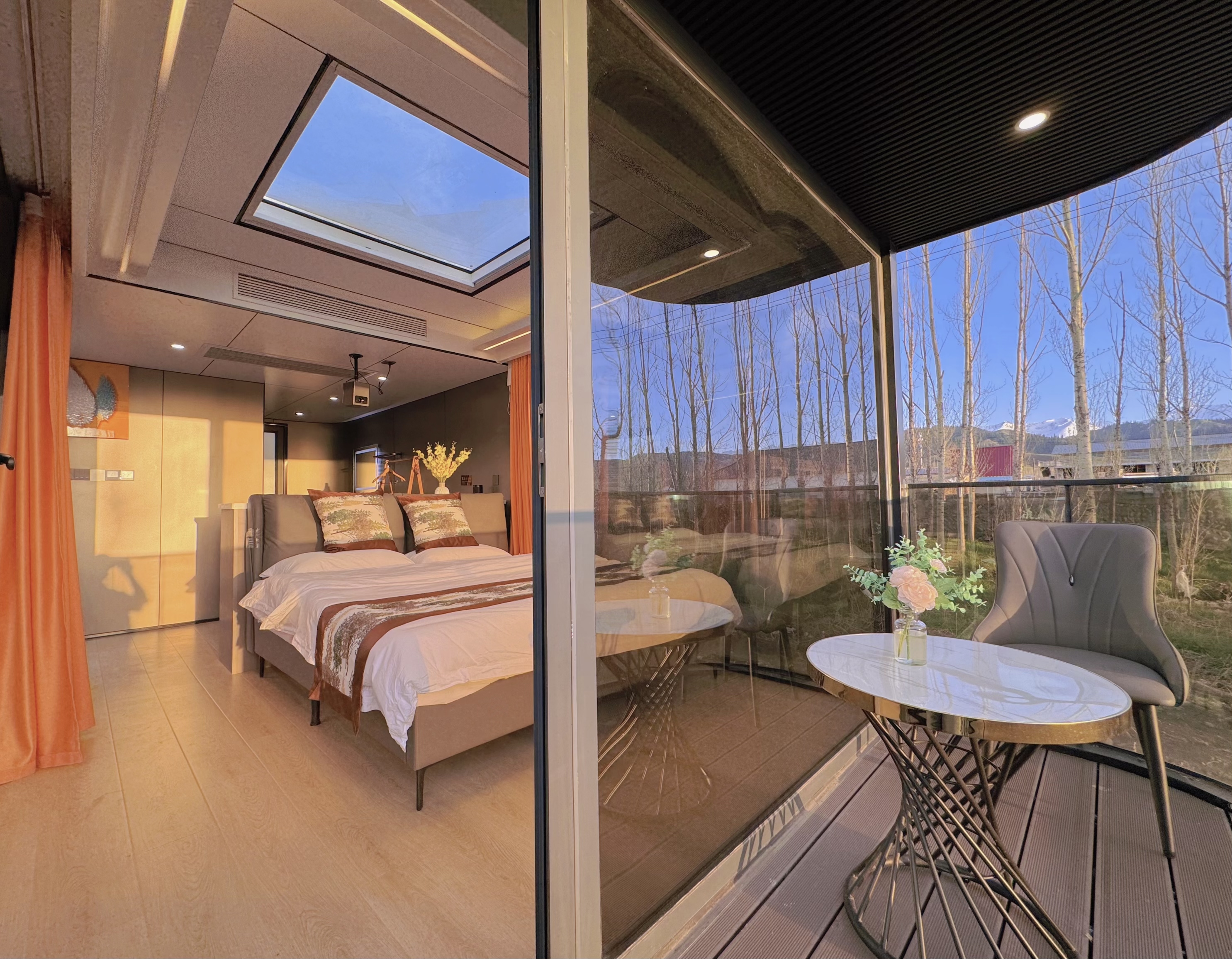 星光情侶太空艙