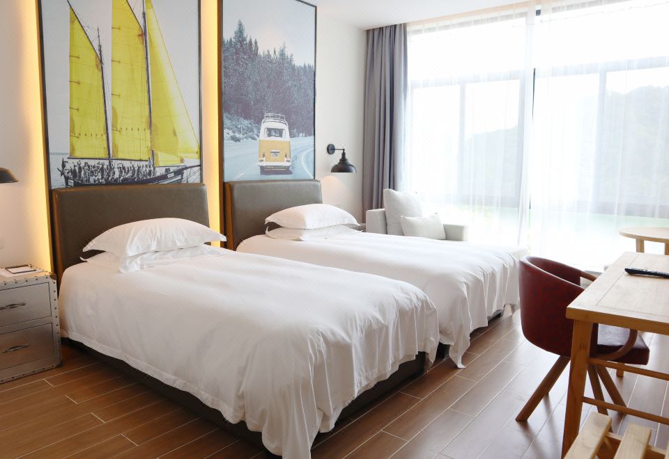 Qiandaohu Xinbo Holiday HotelDeluxe Family Room - 4-Room