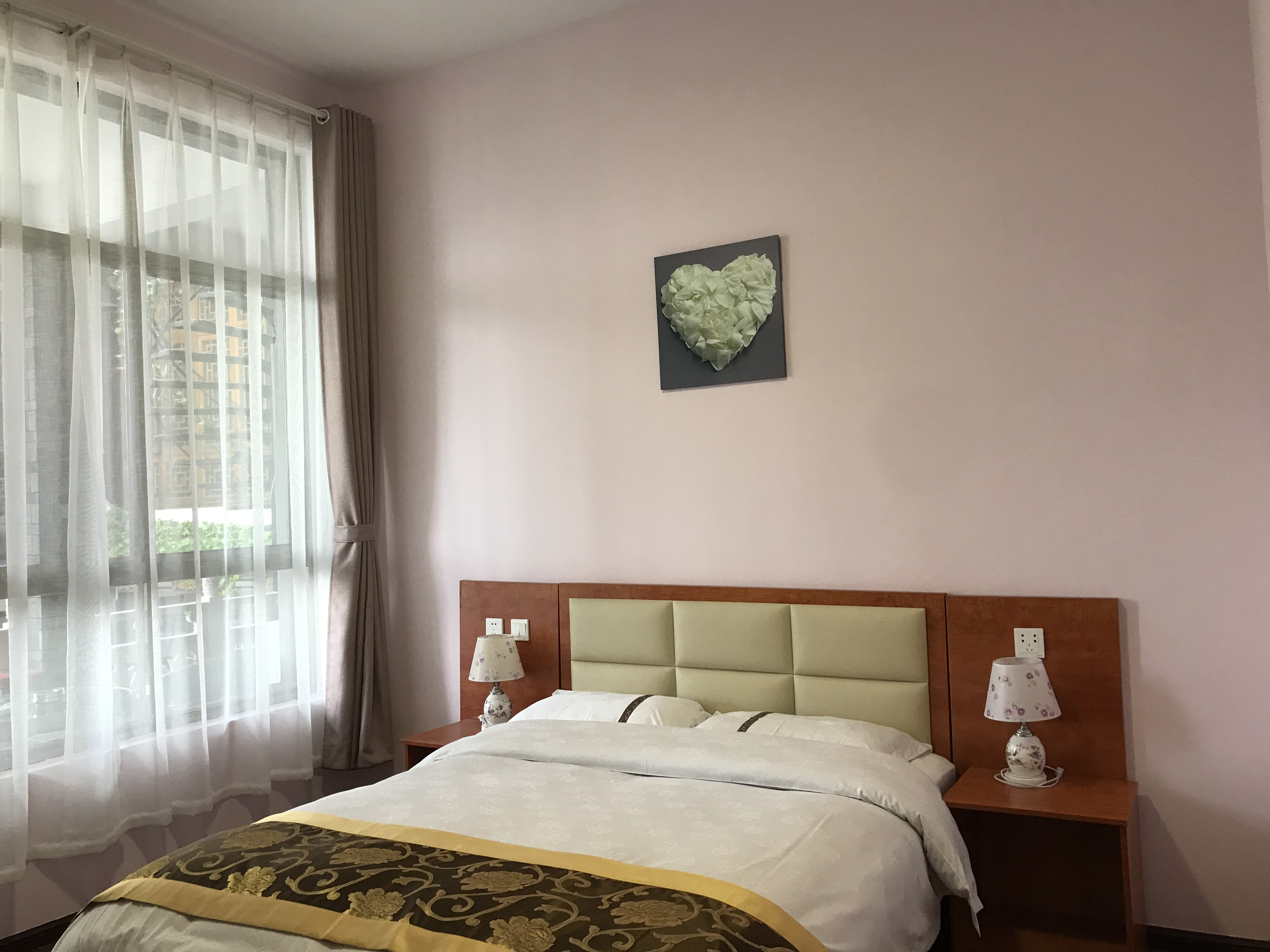 舒適大床房（202）