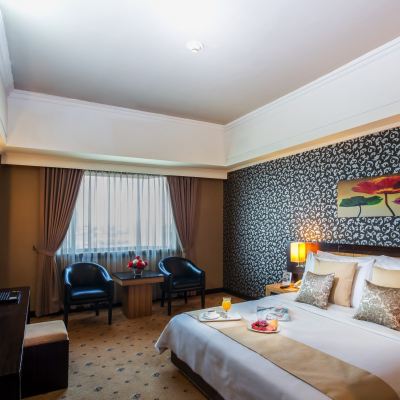 豪華特大號床間 雅加達奧查茲飯店優惠