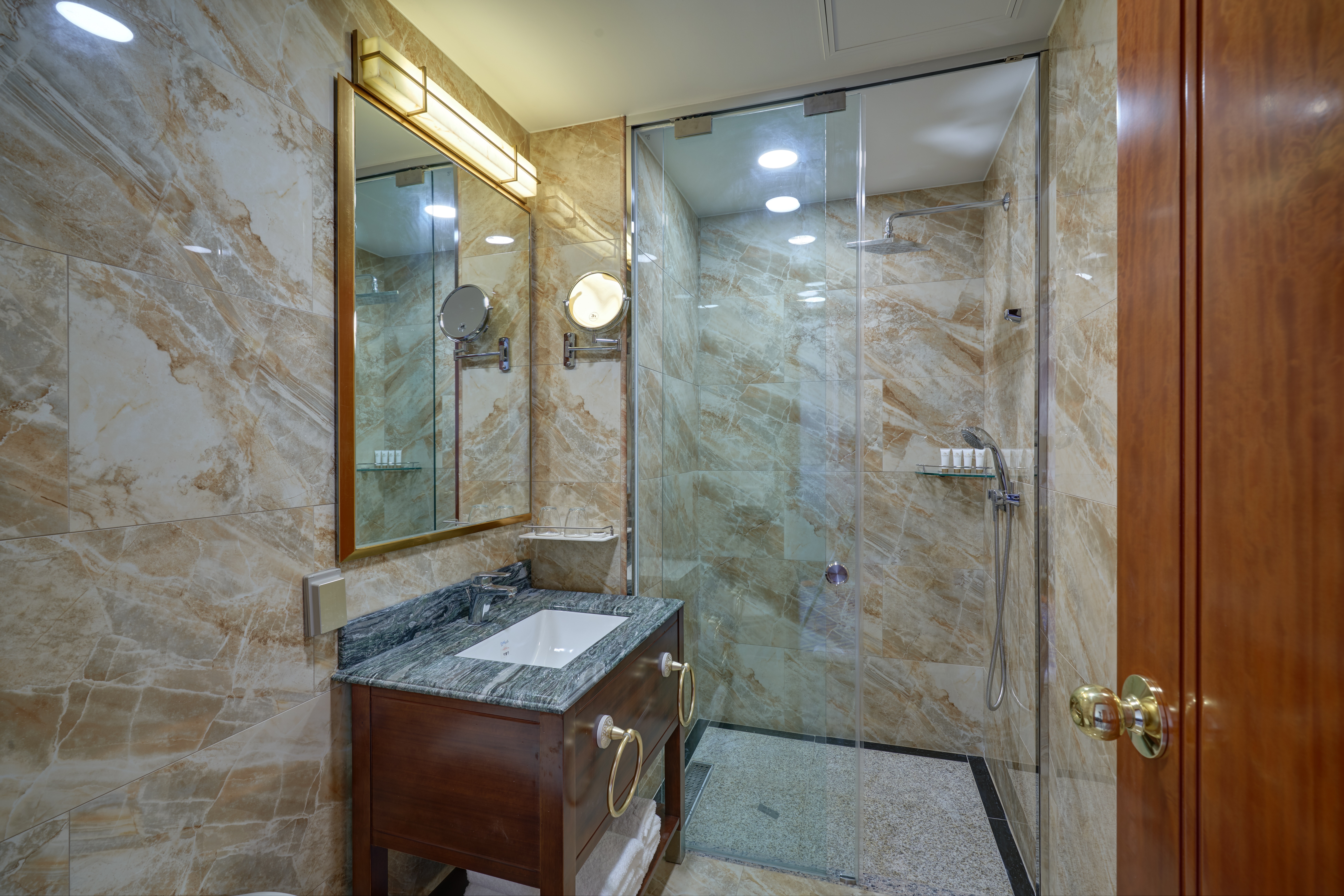 花园景观套房 （Jakuzi）