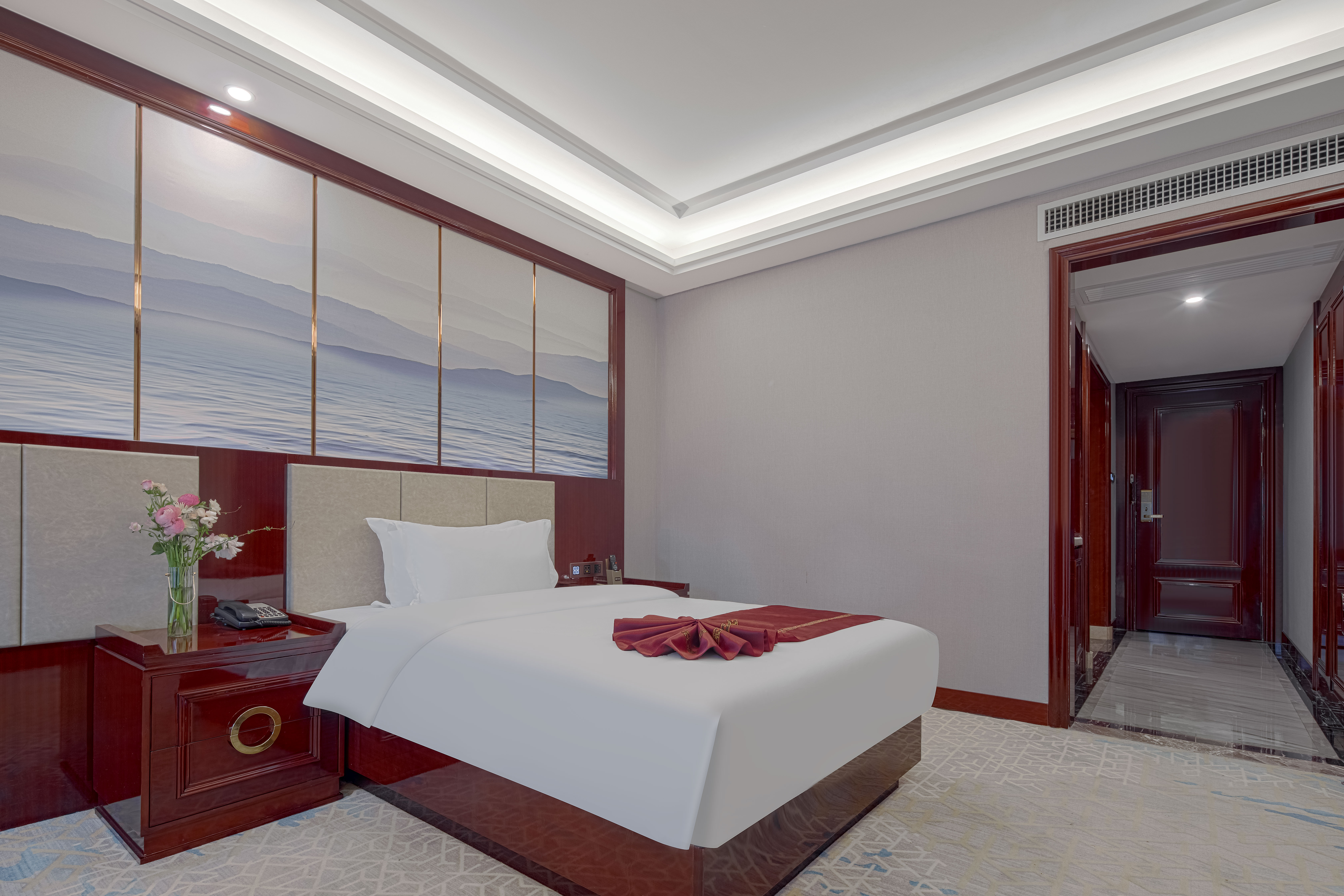 Deluxe Panoramic Queen Room