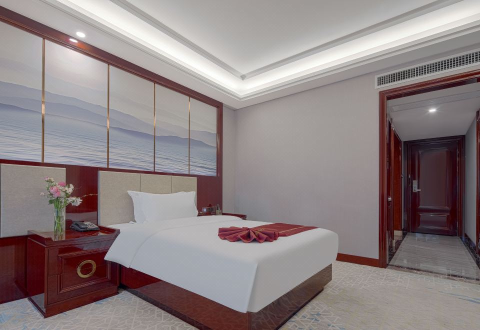 Deluxe Panoramic Queen Room