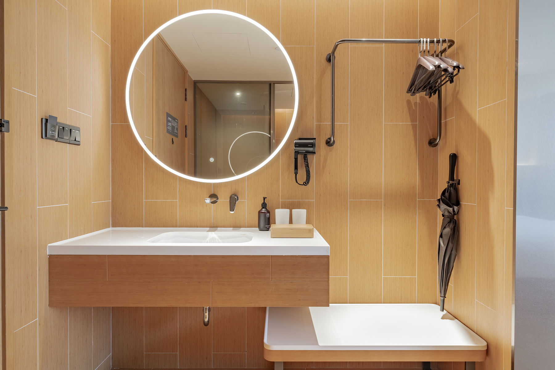 高级大床房（可投屏65寸电视+金可儿床垫+智能马桶）