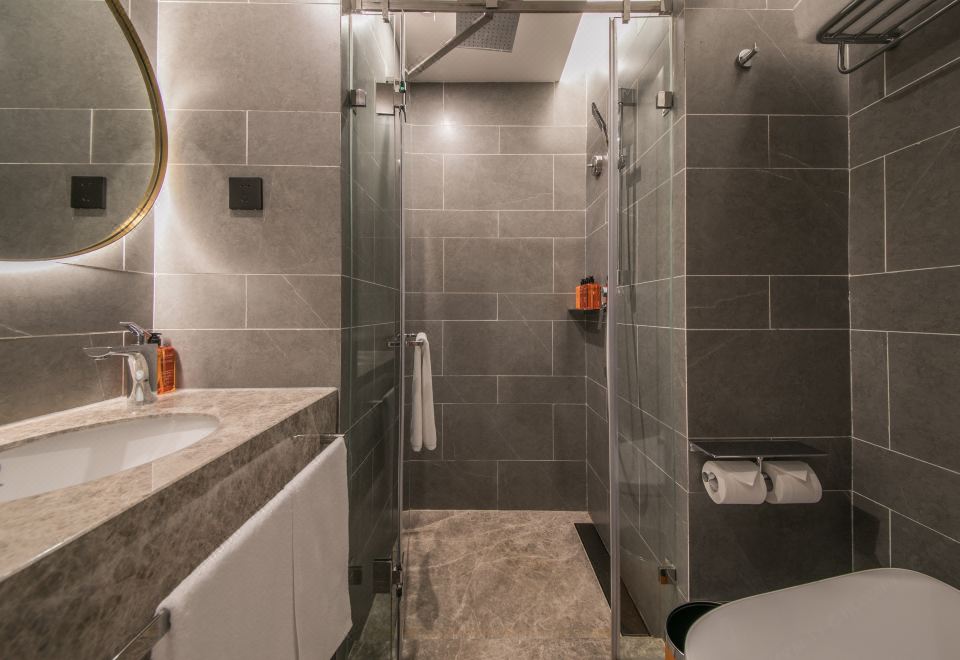 大床房（小冰箱+智能客控+手机投屏）