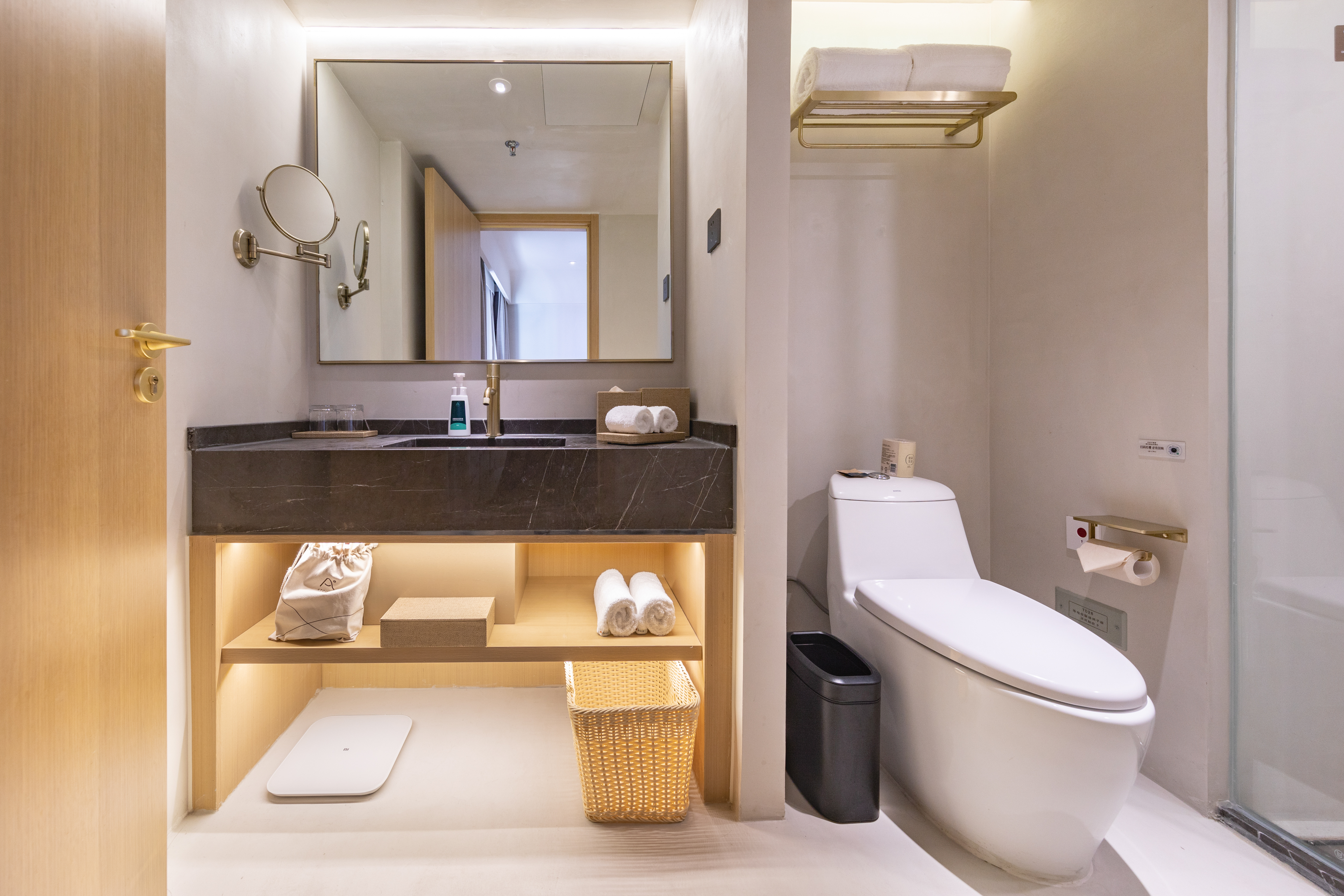 几木城景双床房（深睡枕PRO+手机投屏+小冰箱）