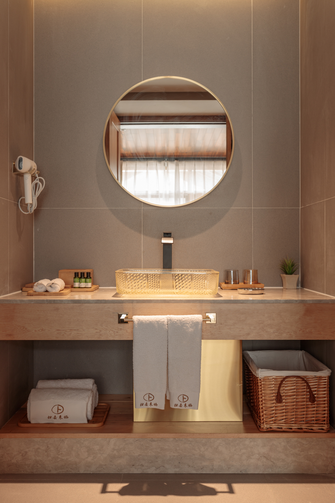 降香豪华大床房