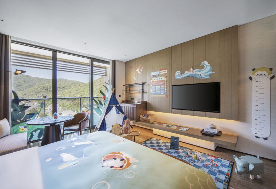 旅小熊山景親子大床房