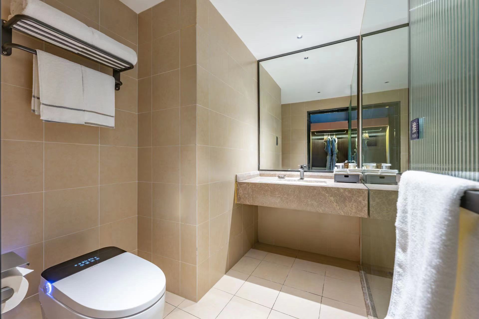 豪华大床房（智能投屏+私享Coffee机+冰箱+网红浴袍）