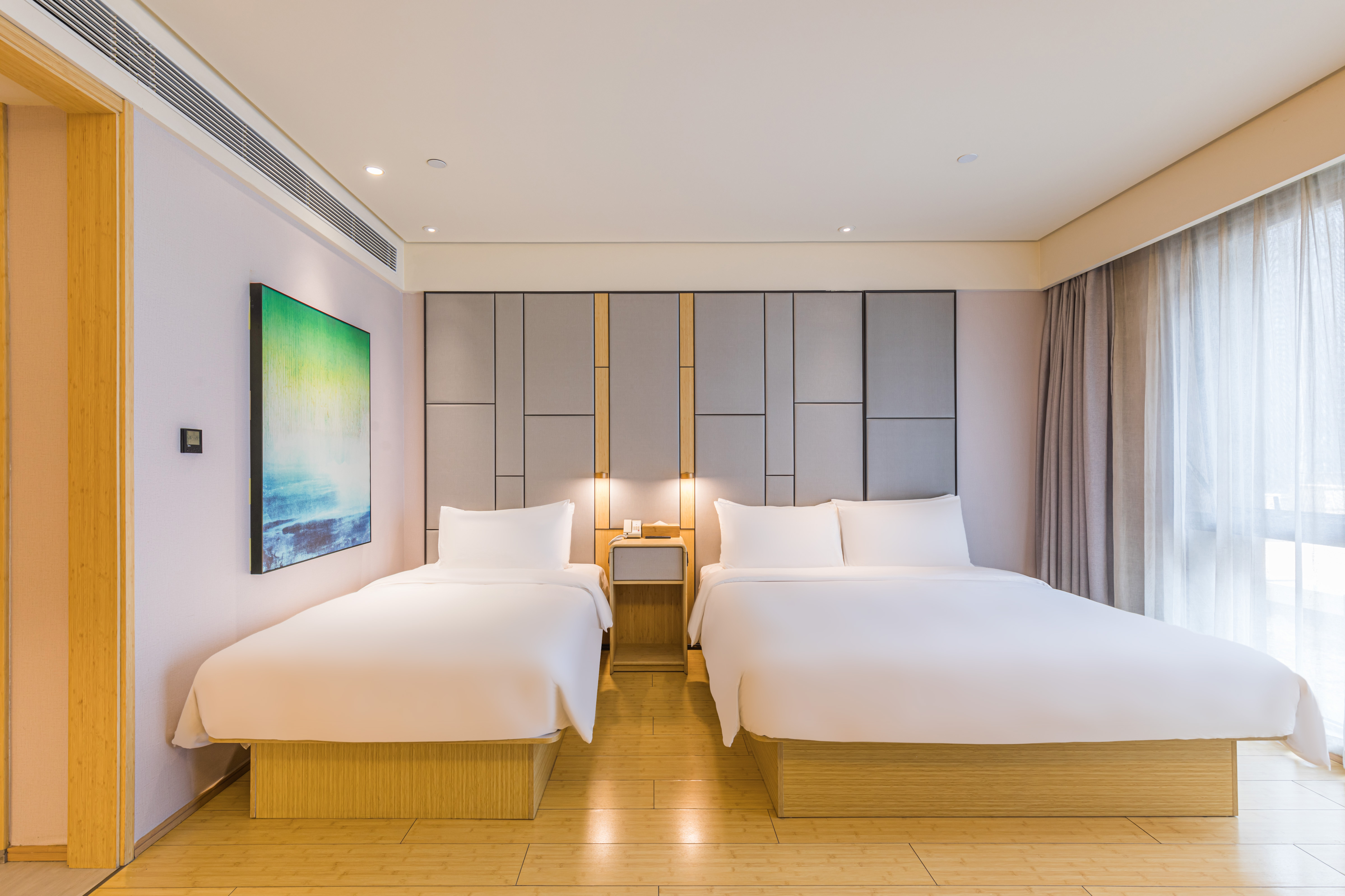 高级双床房（落地窗+小冰箱+mini茶海）