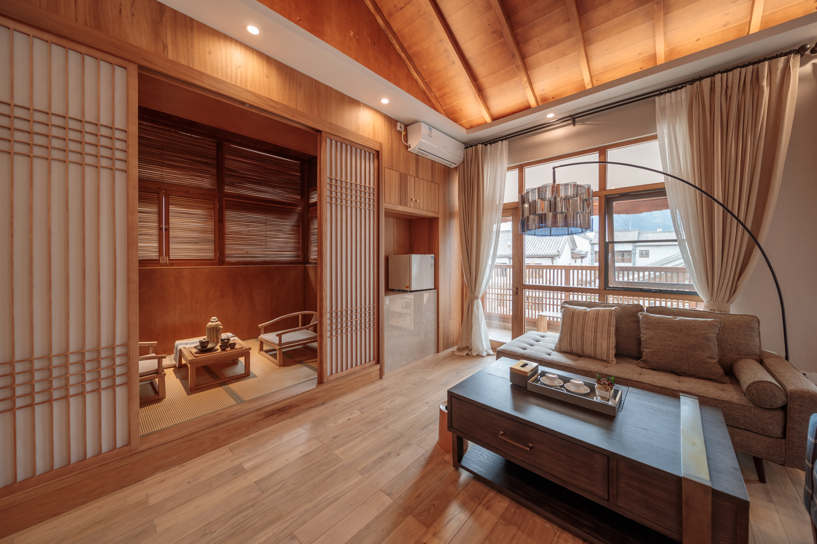 剪秋豪华大床房