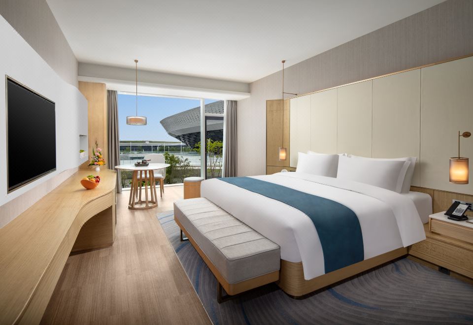 豪華庭院大床房