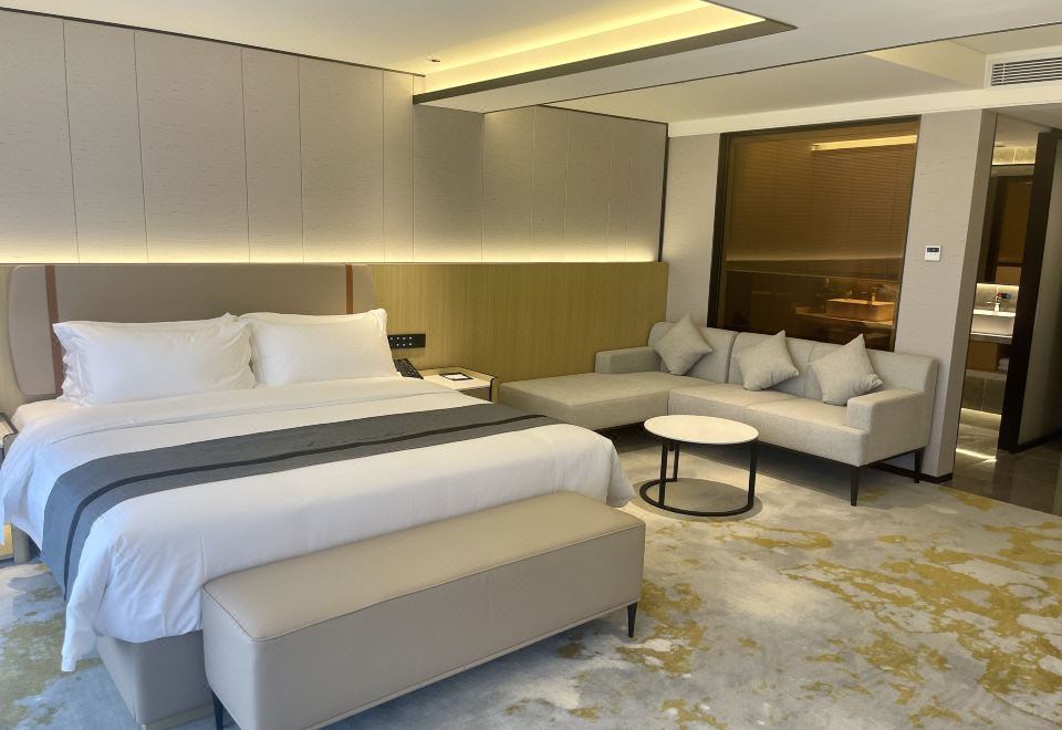 Dejin Garden Hotel (Shenzhen International Convention and Exhibition Center)Deluxe Queen Bed Room