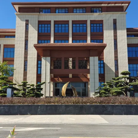 CUIWEI HOTEL Отели в г. Ниндоу