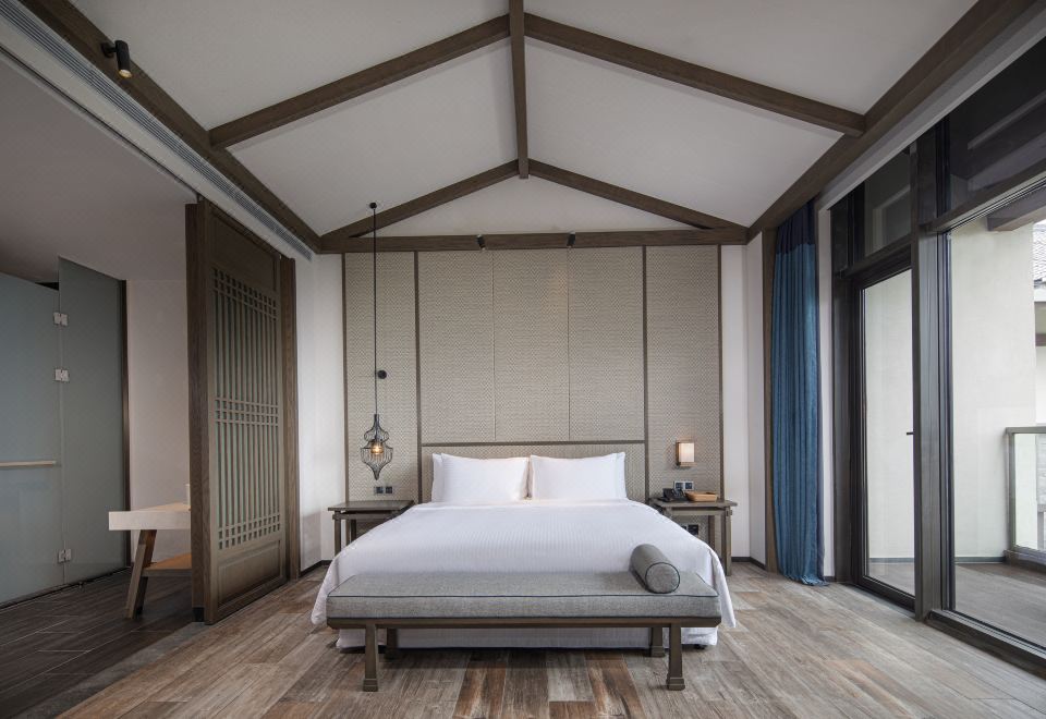 庭院高级豪华套房