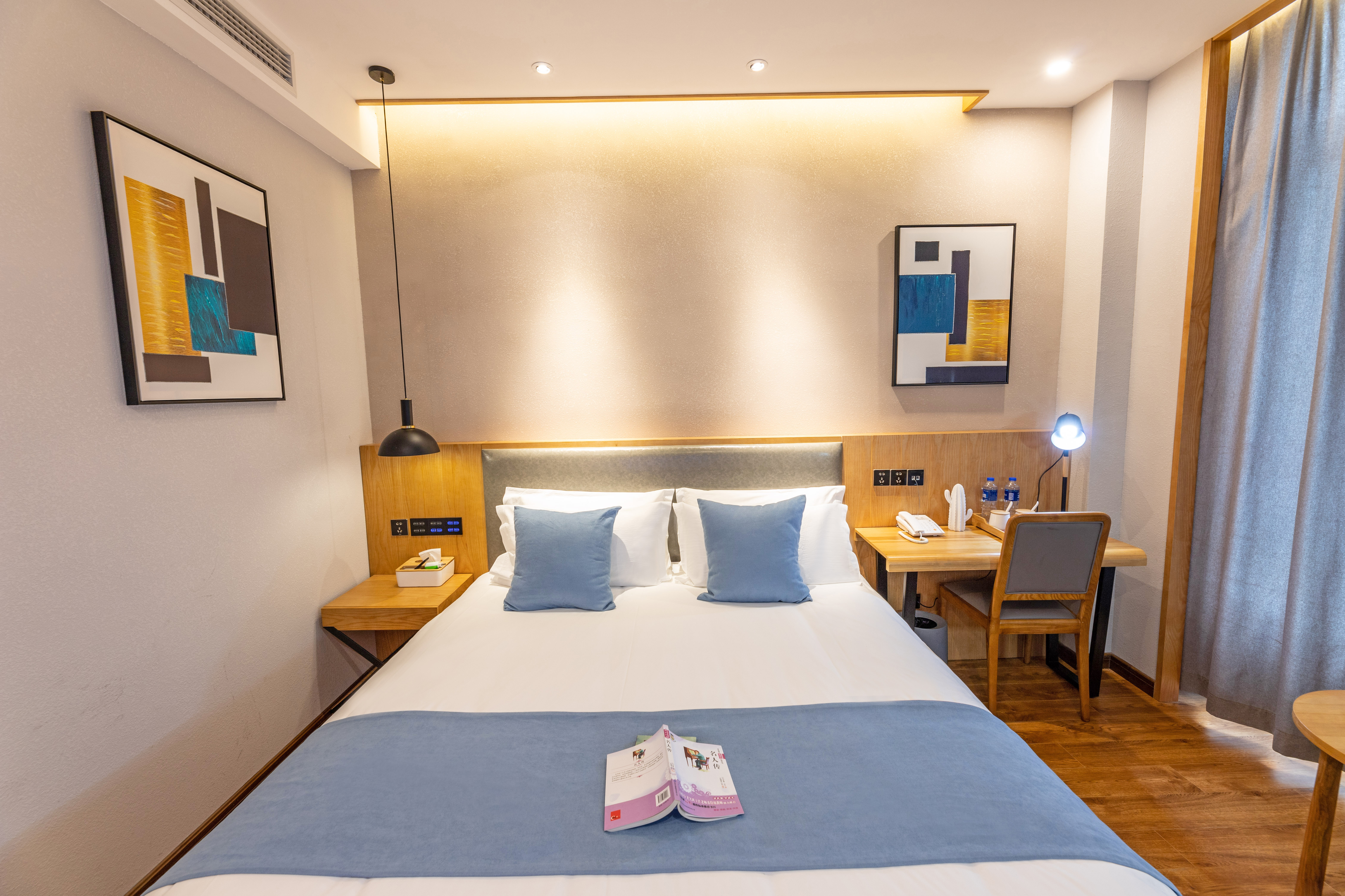 雅致大床房（落地大窗+投屏电视+阿道夫洗护套装）