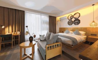 Yewang Su Lake View Light Luxury Hostel