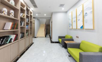 Haoting Business Travel Hotel (Wuhan Zuoling New Town)