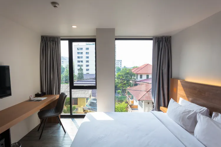 ห้องดีลักซ์ เตียงใหญ่ 1 เตียง